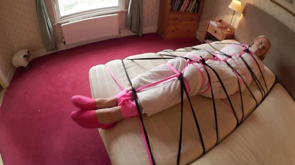 Ariel Anderssen Sisters Bondage Wars