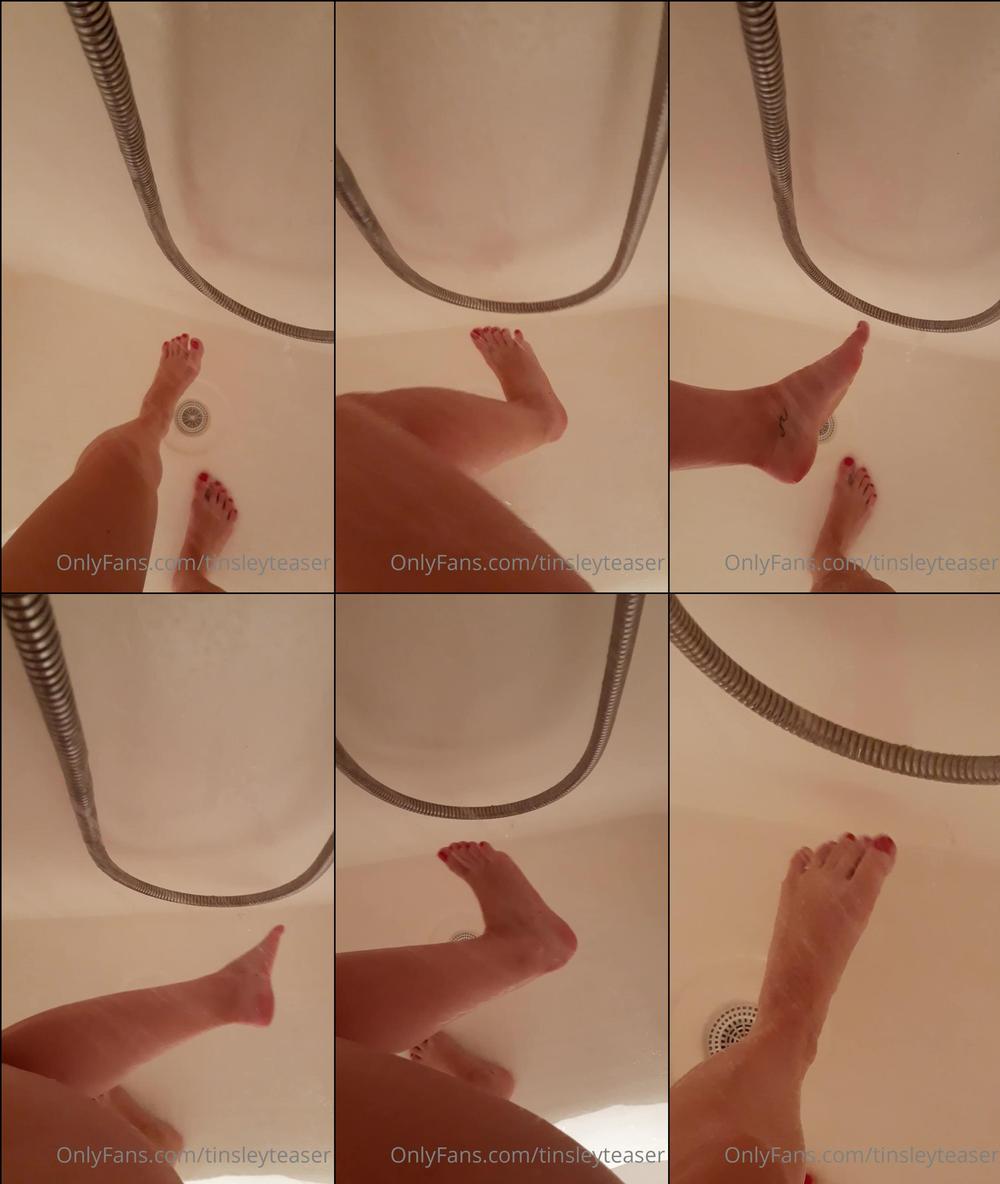 tinsleyteaser 25 09 2020 962584775 Just had some fun in the dorm while showering