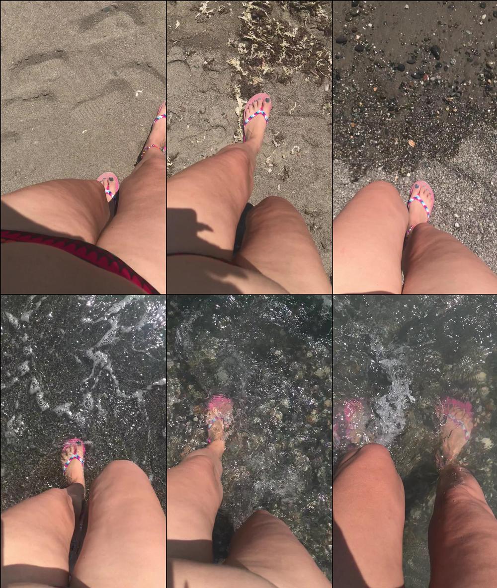 dollyfoxvip 01 09 2018 12988240 Walk on the beach in my flipflops