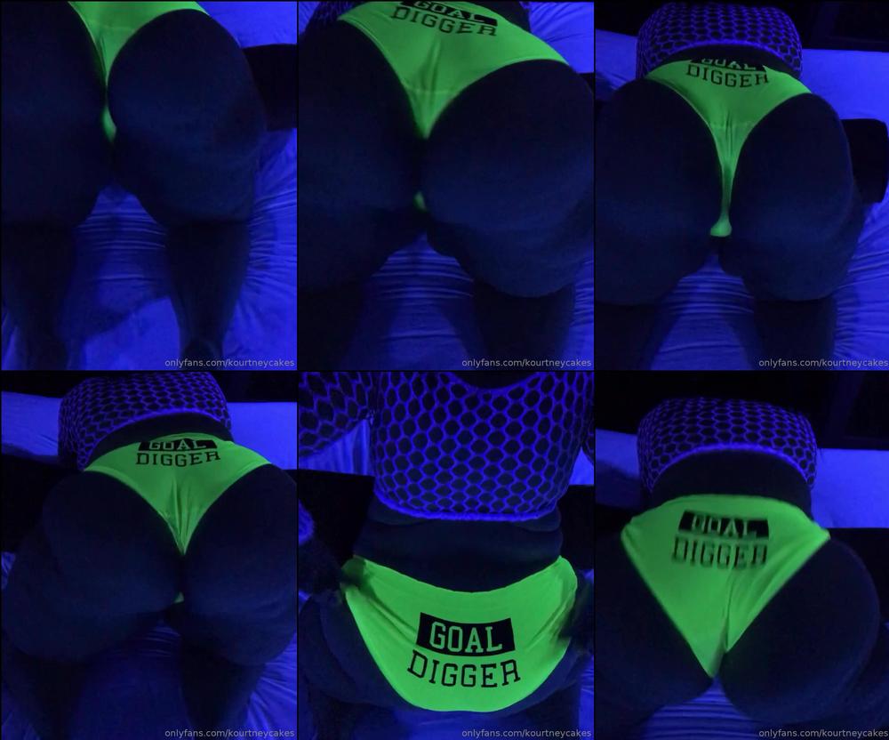 kourtneycakes 21 04 2019 29103523 have you ever seen a booty glow enjoy this booth dancing in the black lights