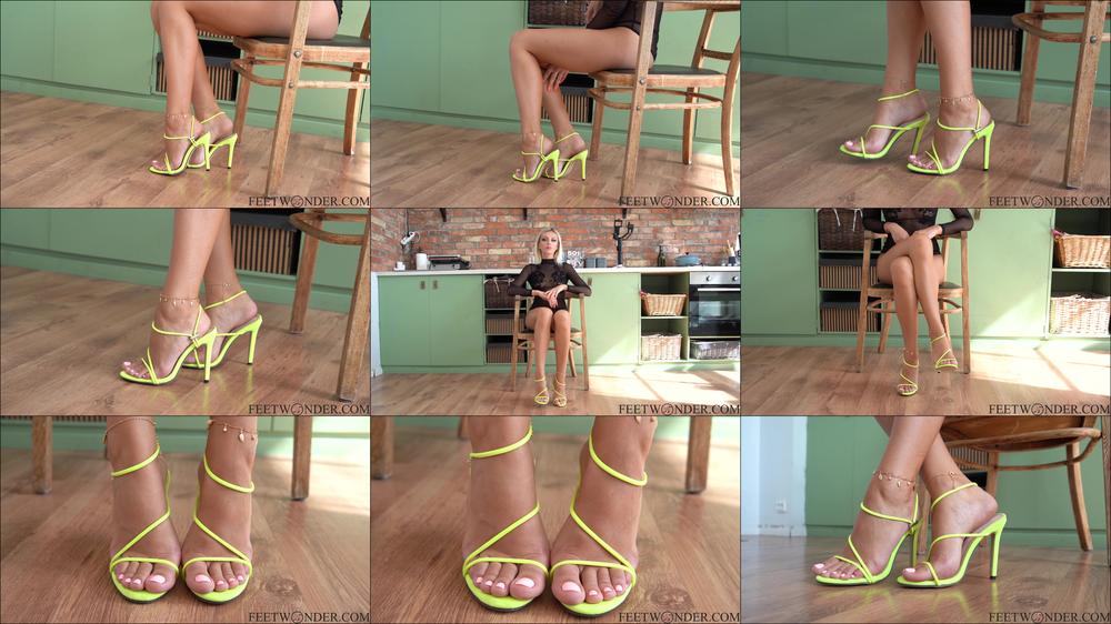 Feetwonder Girls - Blonde With Perfect Ass, Legs And Body Shows Her Feet In High Heels, 4K