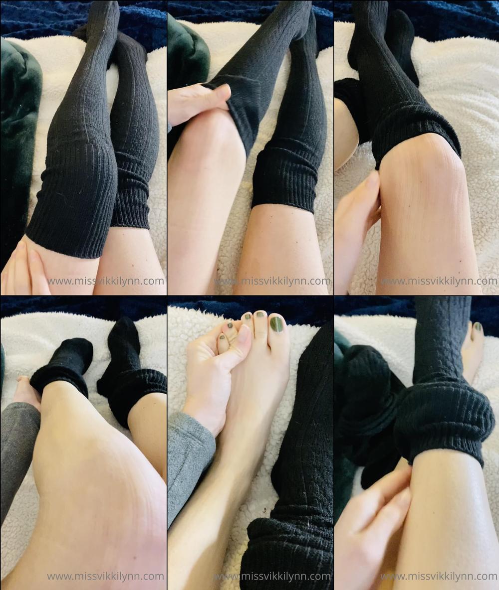 mistressvictorialynn 08 02 2021 1999470742 Watch me take my long thigh high cotton socks off as I tell you what youâll do to my fee
