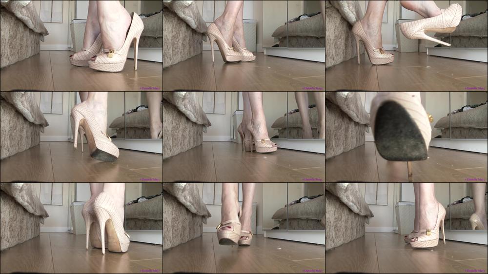 Foot Slave Waiting Patiently - January 31, 2018