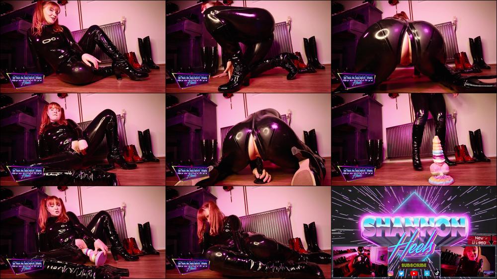 Latex Whore Needs Filling