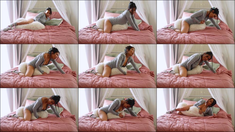 Cute Asian Humps Her Pillow - December 23, 2022
