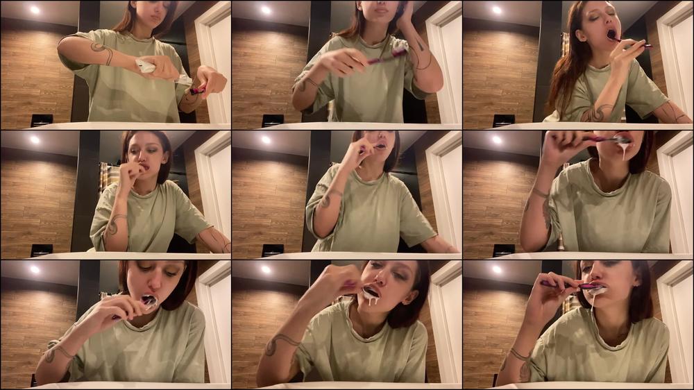brushing teeth at mo - Jan 18, 2022