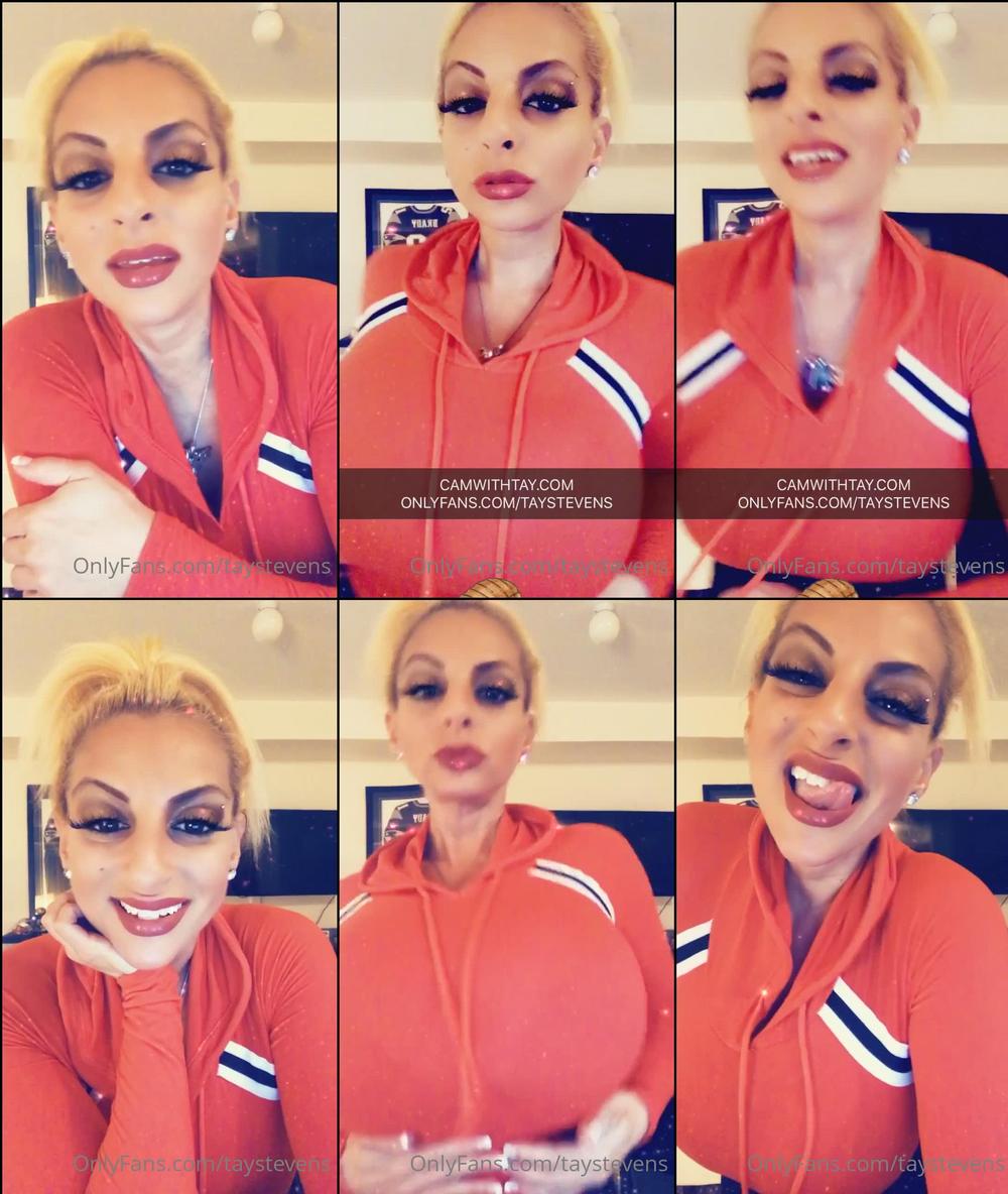 taystevens 02 05 2020 276143866 Right n tight in this hoodie