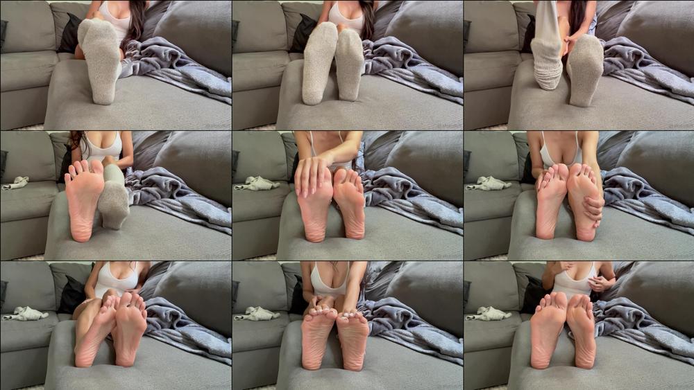 alotoftiff 07 07 2023 2925983318 socks joi