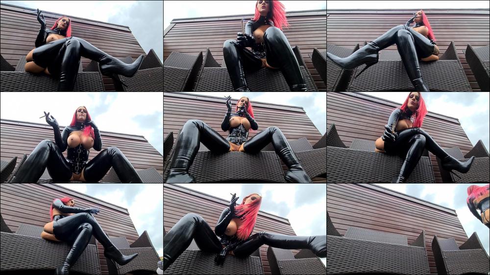 Ruby Onyx A Human Ashtray For Your Latex Queen