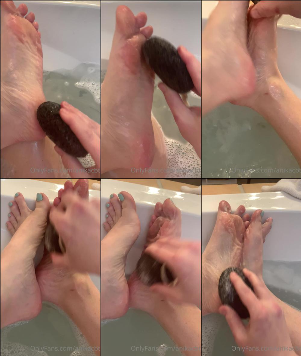 anikacbt 03 03 2022 2381557664 You should be here in the bathtub with me. Iâm having to scrub my feet all by myself 