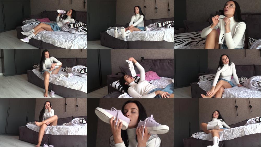 Queen Lusy - Enjoying Sweaty Socks And Feet! (1920X1080 Hd) Mp4