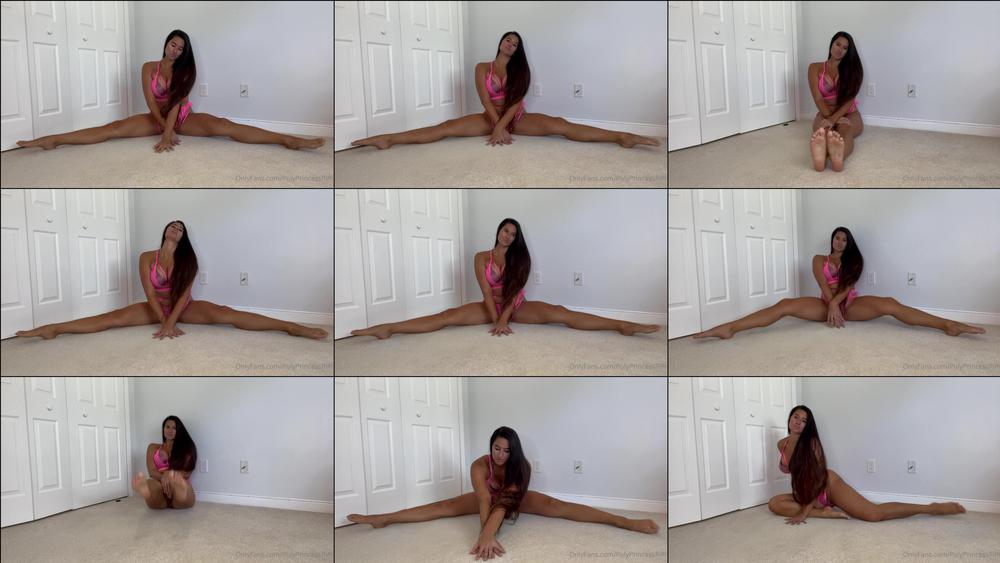 marietemara 19 08 2022 2566341020 Would you help stretch me out  flexiblegiantess