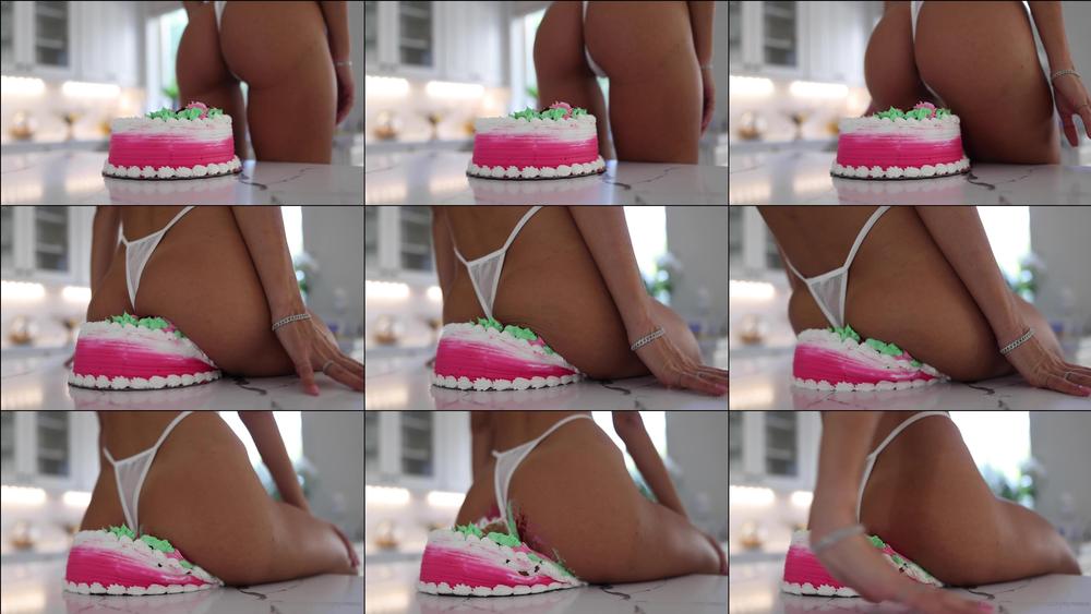 sierraskyeprivate 08 11 2020 1221922849 you like how i smash my bday cake