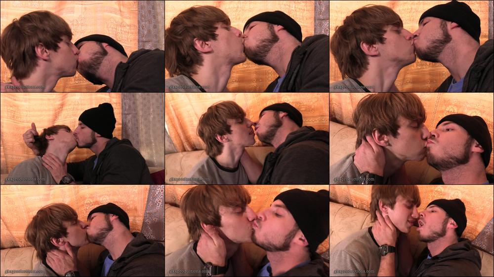 Elis & Toby - Gay Make-Out Session