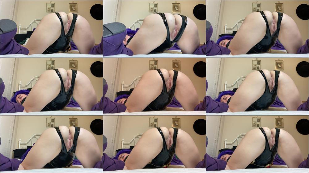 Raven Showing Off