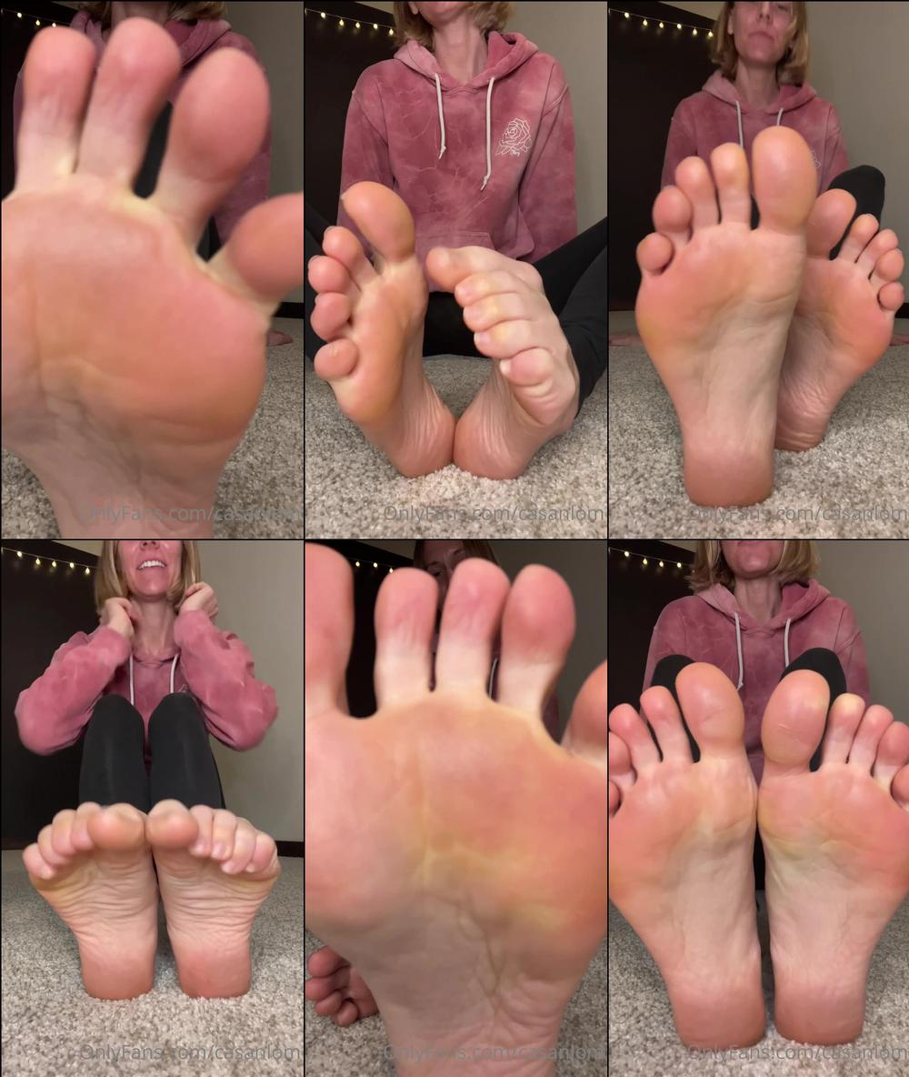 casanlom 03 03 2023 2792870476 i know you love my toe spreads and cute