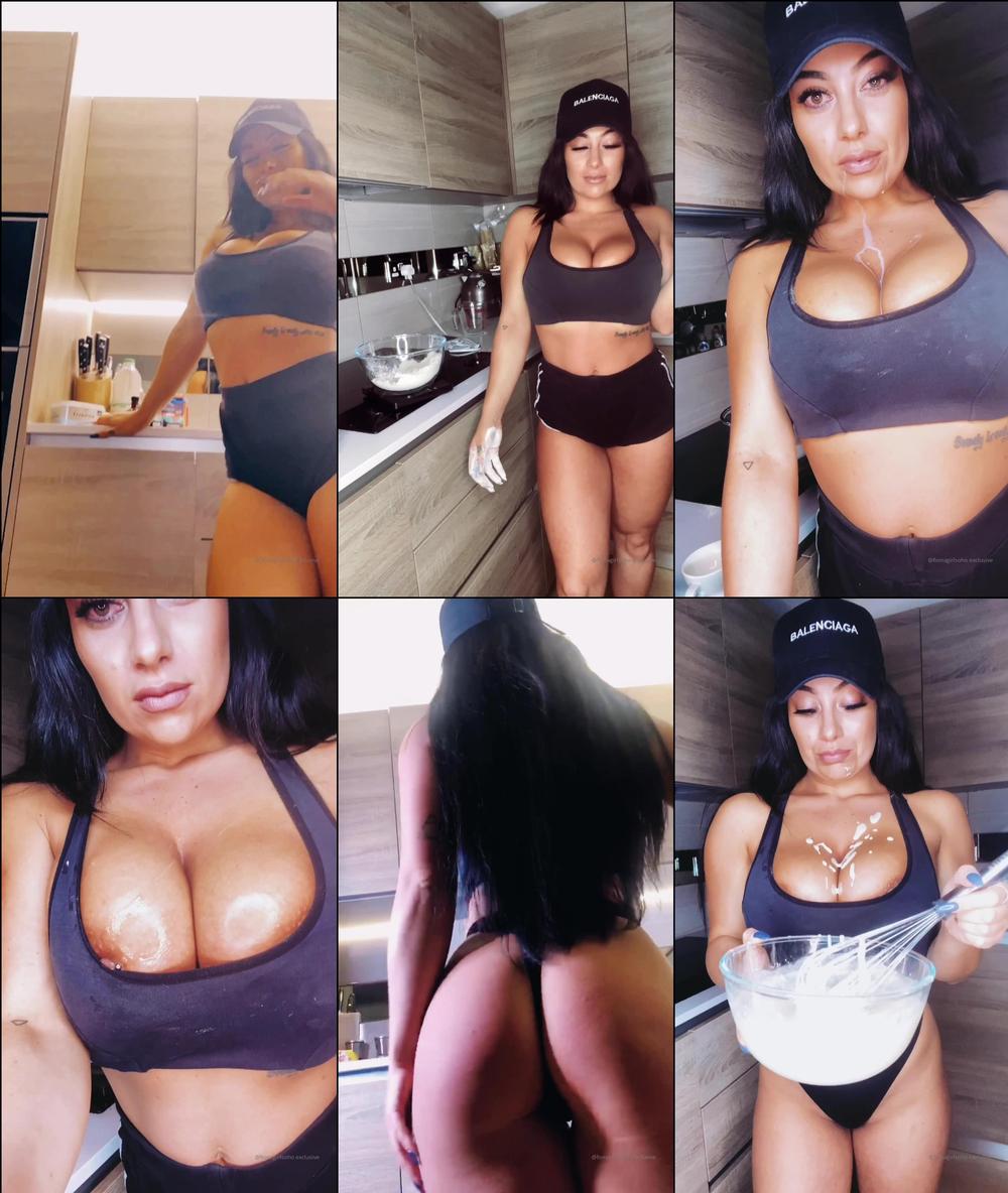 fionagirlsoho 14286442 2020 02 26 pancake making if u want to see my naked version go to ur inbox