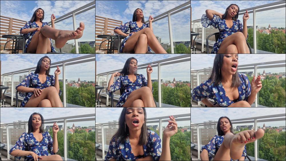 Smoking and teasing you with my feet | MahoganyQen