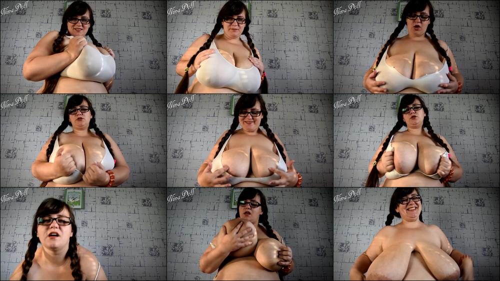 Huge boobs breaking this top! Givem air
