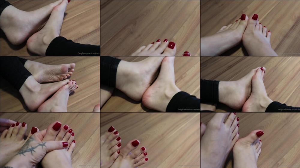 daniitrix 143000437 2021 05 06 video comparing foot size. video comparando o tamanho do pezinho. com prii feet