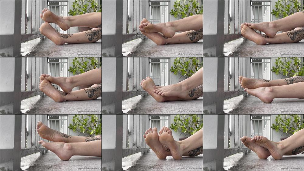 anneamor 02 10 2021 2207675167 Pluviophile balcony vibes. Foot fet 