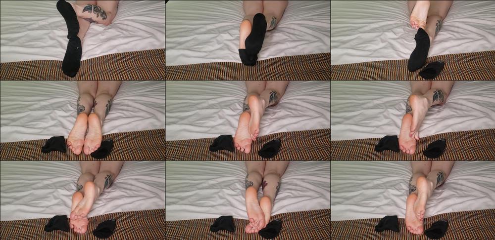 ladylazarusall 04 05 2022 2444158608 for all you foot lovers here is clothed foot