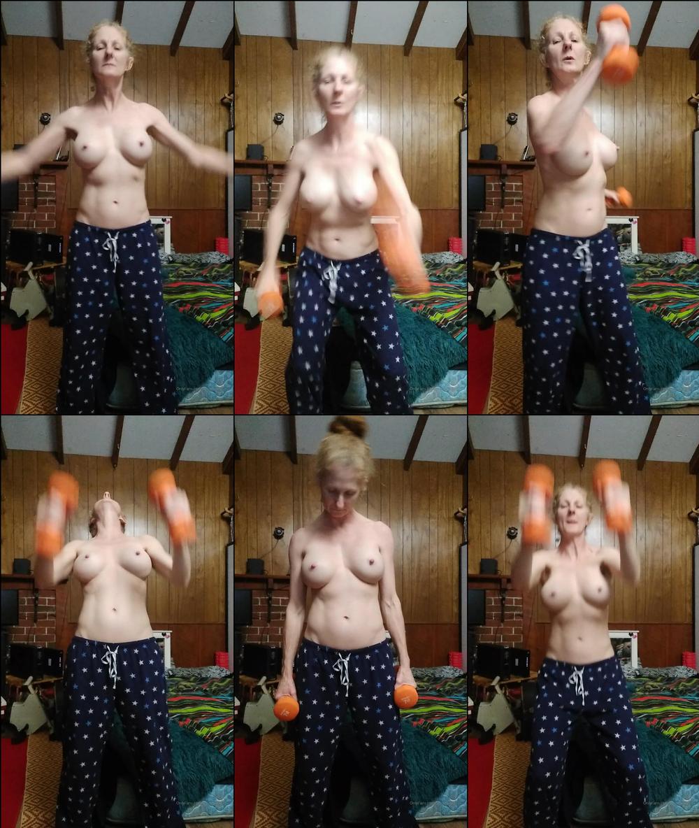 anniebody 04 02 2020 141260888 I think I am going to go for a little workout before bed. joinMenowtwerp worshipMymuscle