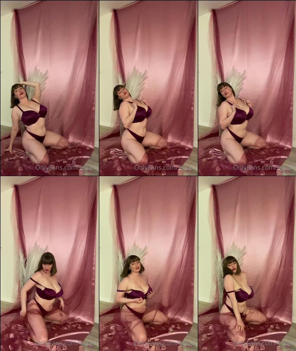 loisplz 02 02 2023 2750564333 Happy Thursday  Iâm finally getting to post all the BTS from Valentines Day shoot with B