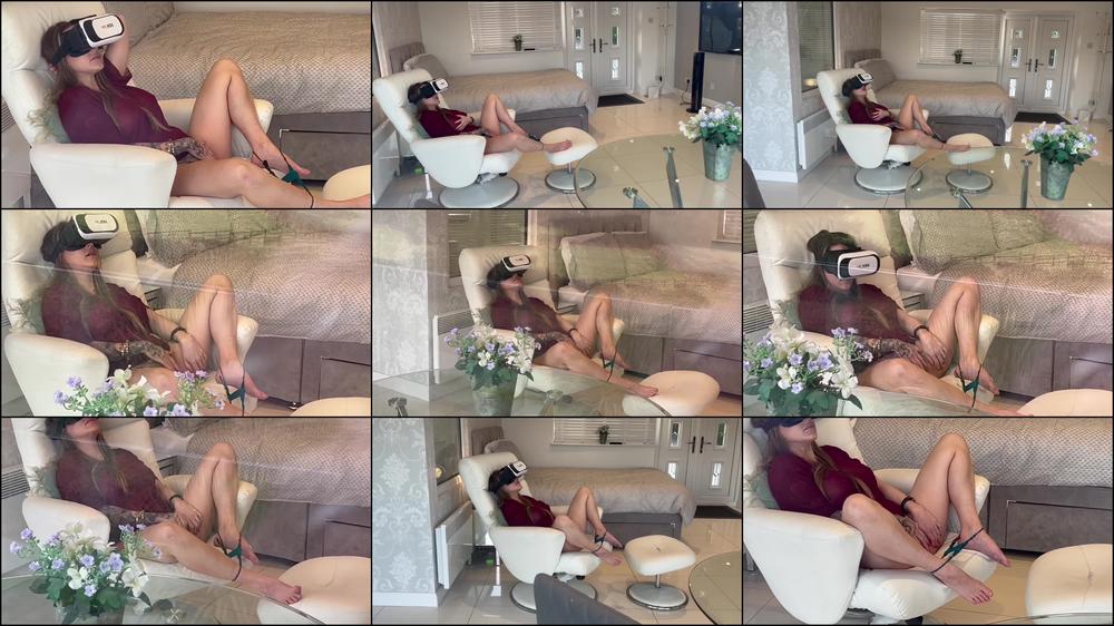 FREE Voyeur Catches me Playing