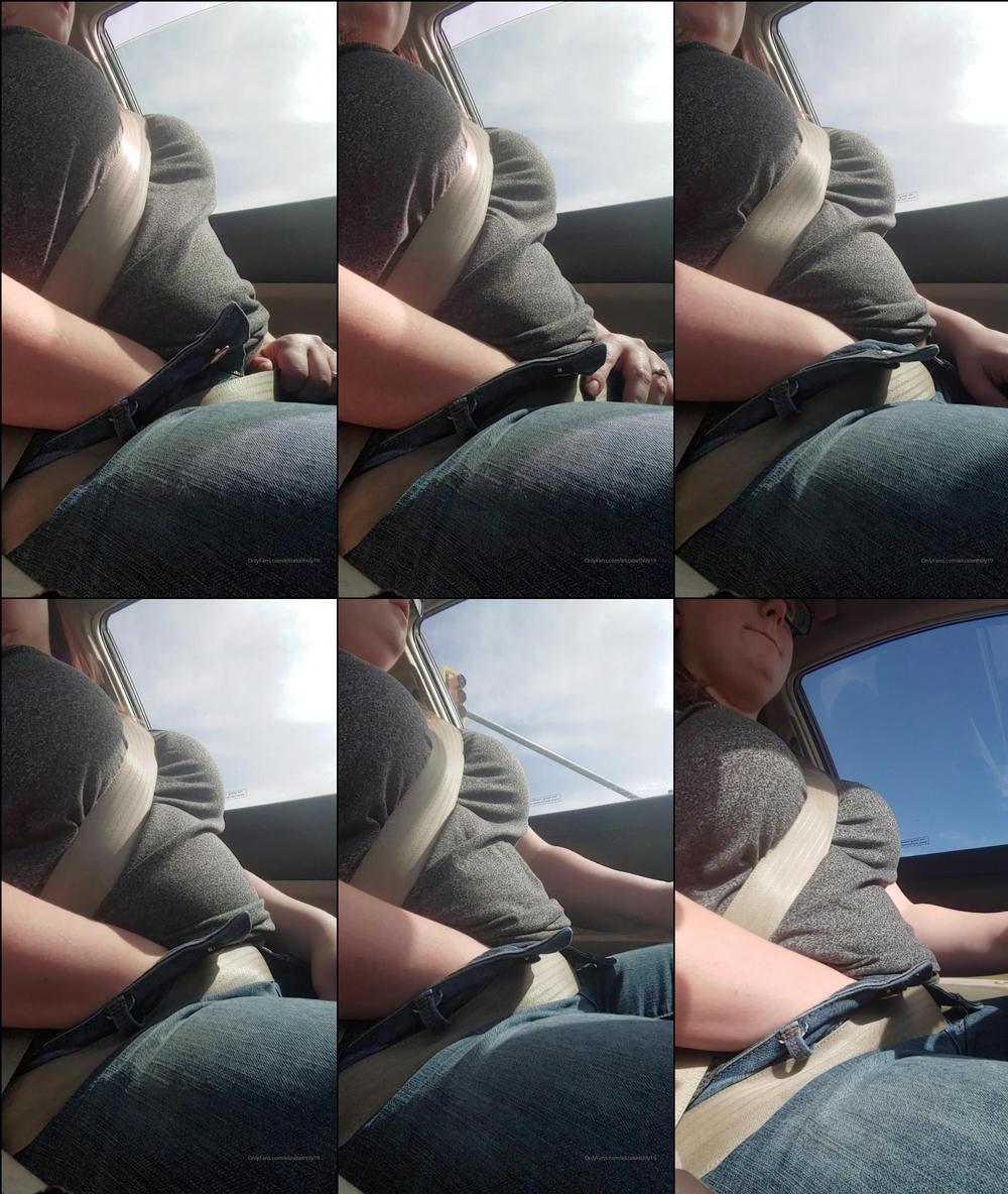 elizabethlily19 14949671 2020 03 06 masturbating at the stop light 