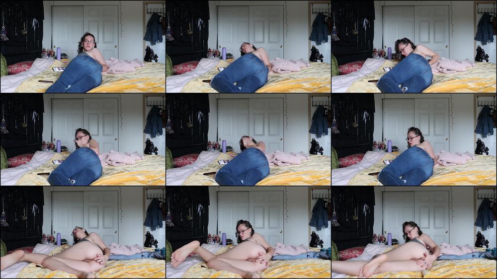 Girl falls in love with her ass scent