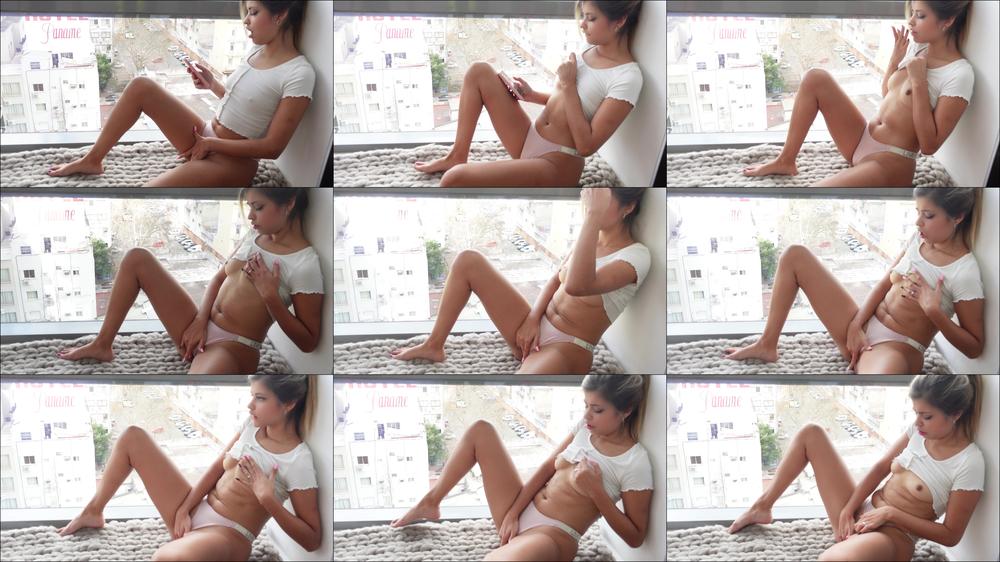 CHATTING I GET HORNY AND I MASTURBATE ME