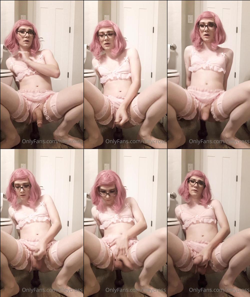 rileycross 01 10 2020 993898378 Prepping for an orgy