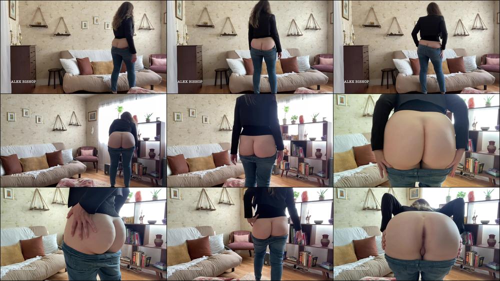 Realtor Shows Her Ass - October 06, 2021
