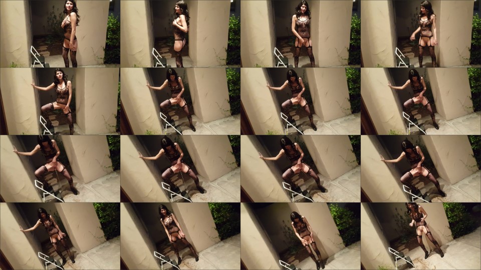 Emmas Secret Life Outdoor Pee Hd