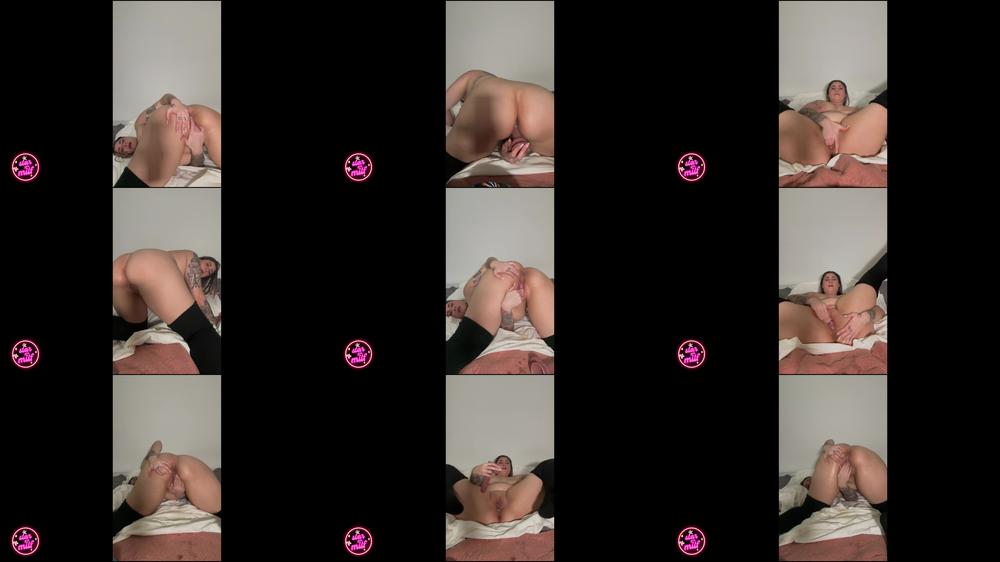 Wet & Messy Fingering and Dildo Fucking