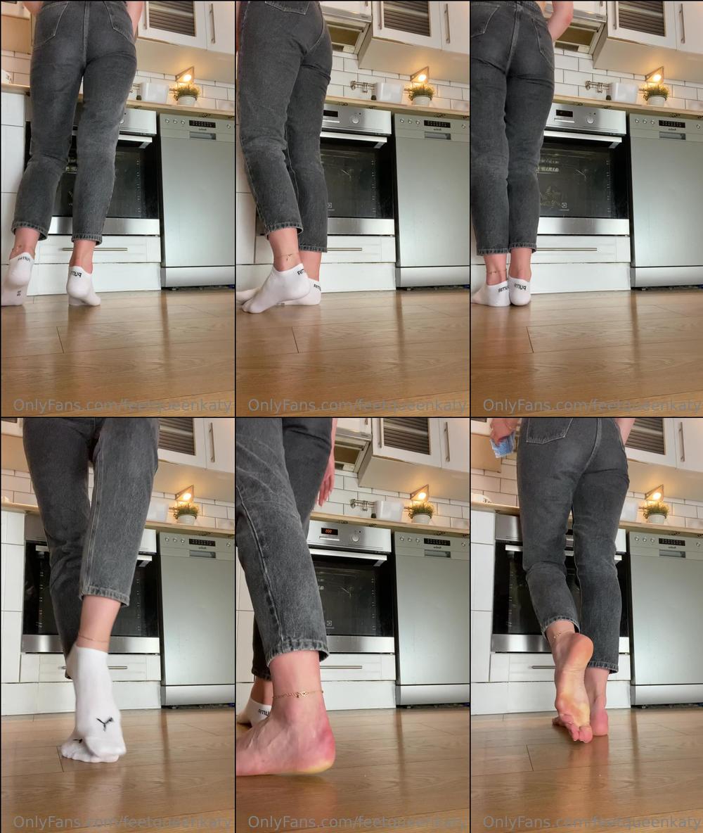 feetqueenkaty 637056558 2023 06 20 wait your spy cam filmed my feet while i was cleaning the kitchen 