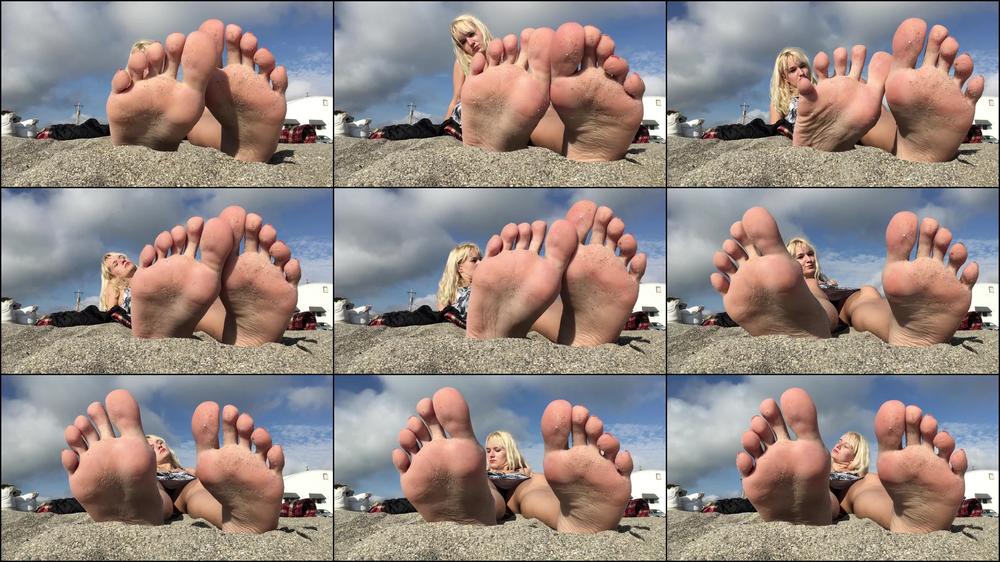 BEACH feet