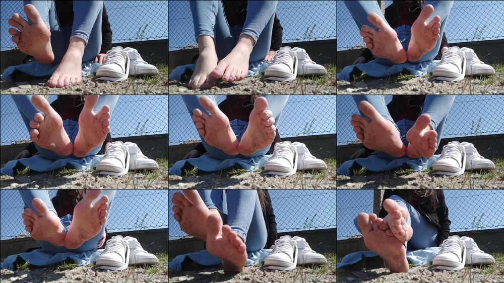 ayellgirlfeet 141611514 2021 05 02 Hello, voilÃ  une jolie vidÃ©o dans la nature rien que pour vous...  Here is a nice video in nature just for you... 