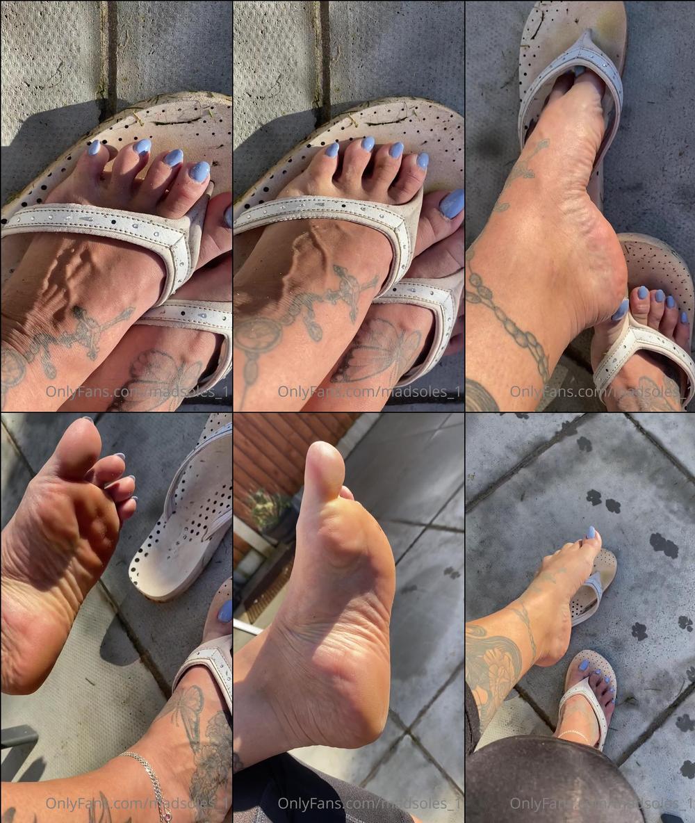 madsoles_1 02 03 2021 2042627744 Bit of garden time, some veins and slightly dirty soles...   Clean up needed on the feet i