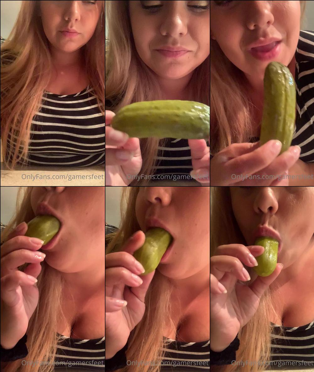 gamersfeet 05 07 2020 500102177 Tryna be sexy with a damn pickle lol. Does anybody else like pickles  