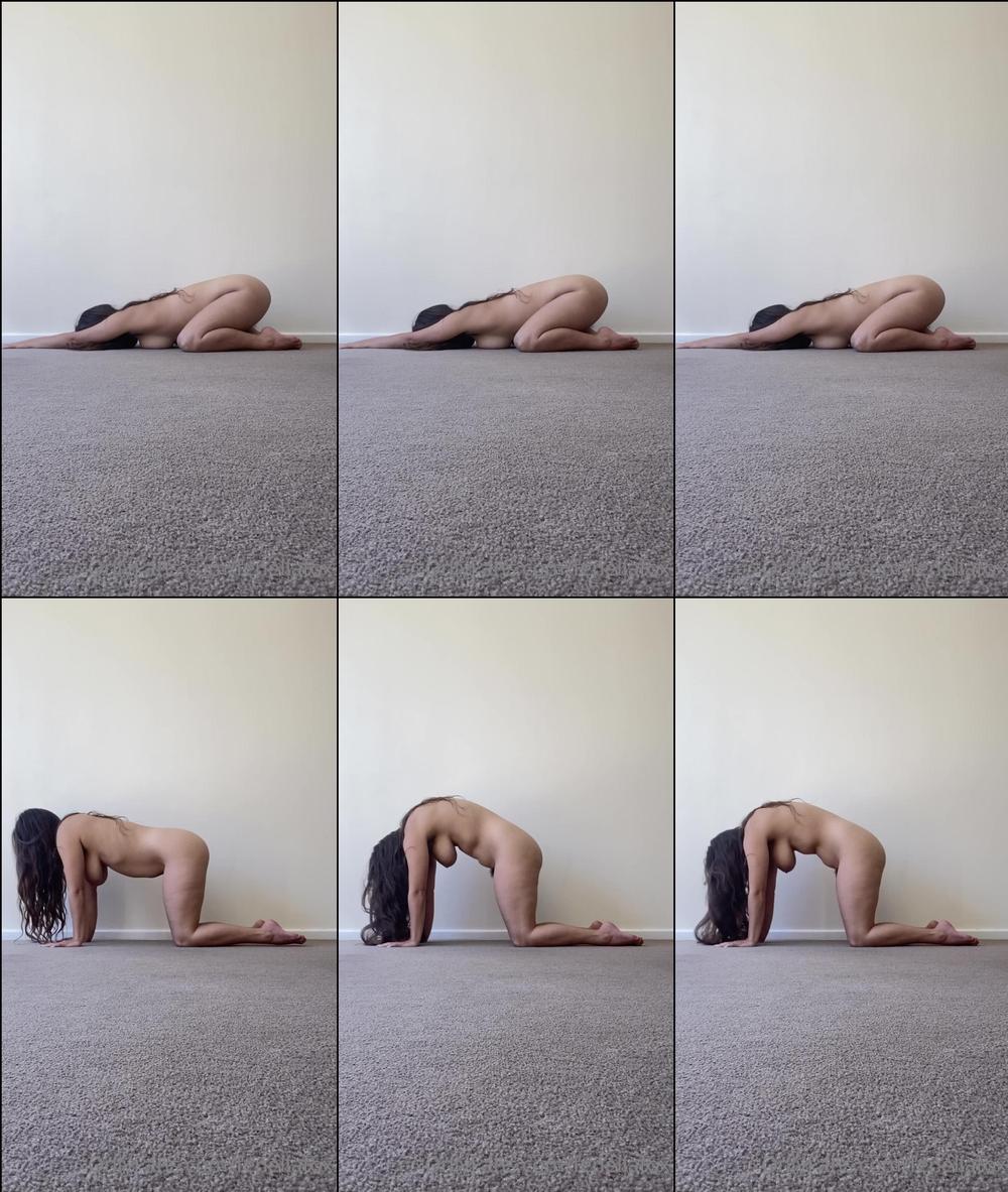 fenellafox 07 08 2020 653301448 stretch with me