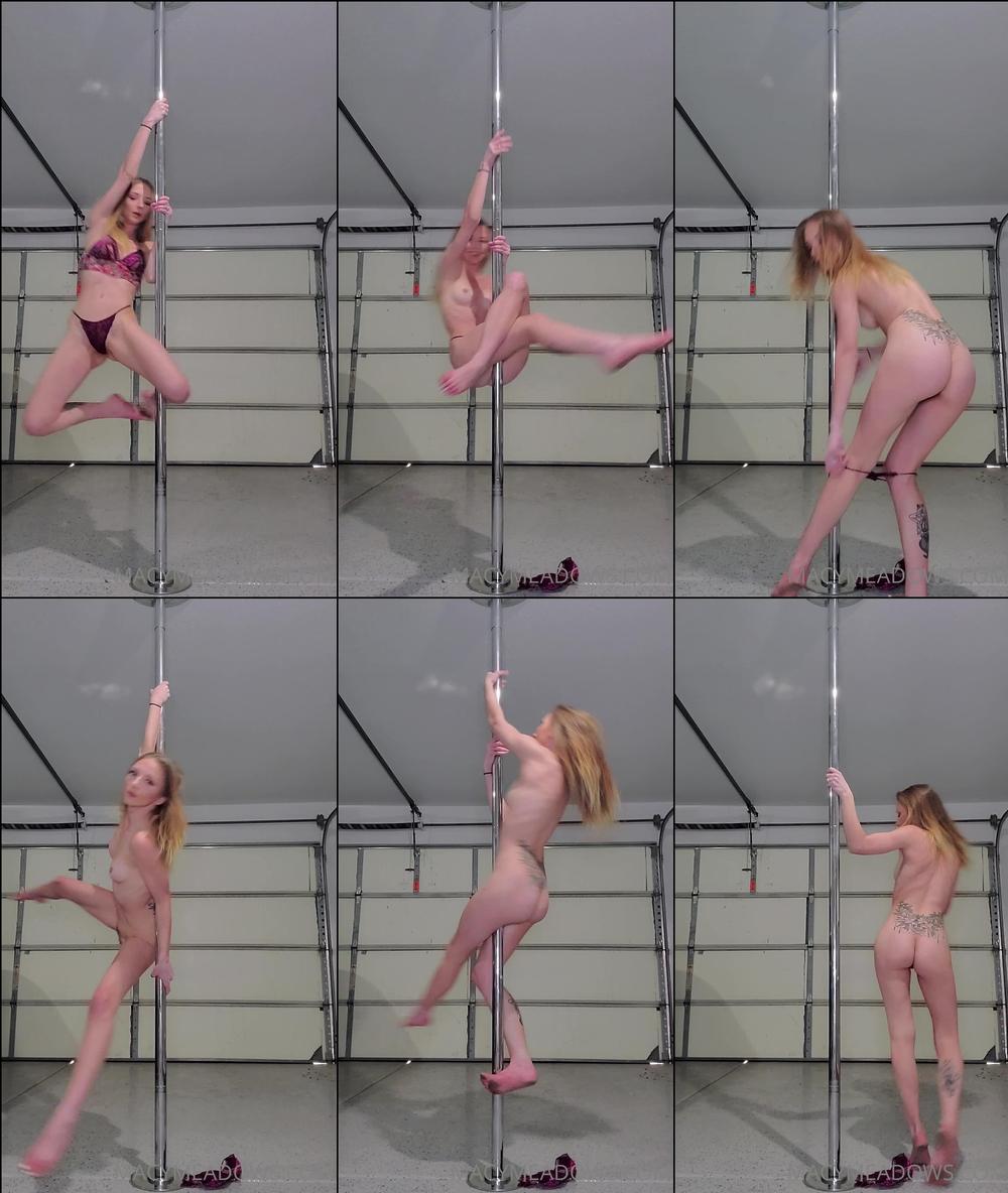 macymeadows 08 08 2021 2186993908 Throw back to my pole skills that I'm trying to rebuild â¤ I had a cold all this week and