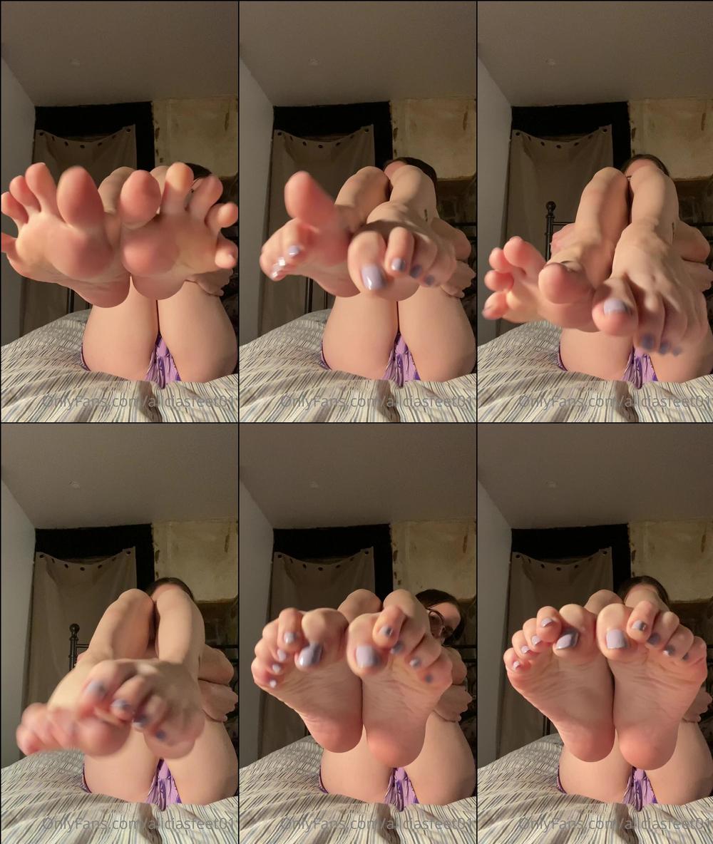 goddessalicia01 12 12 2021 2299541875 Let me rub my feet in your face 