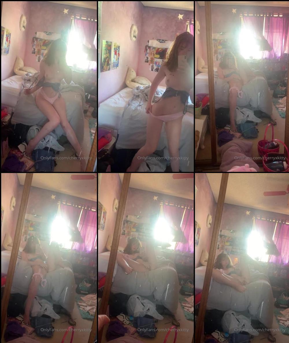 cherryxkitty 06 08 2019 49490241 morning finger fucking with my door wide open (my parents are home oops).