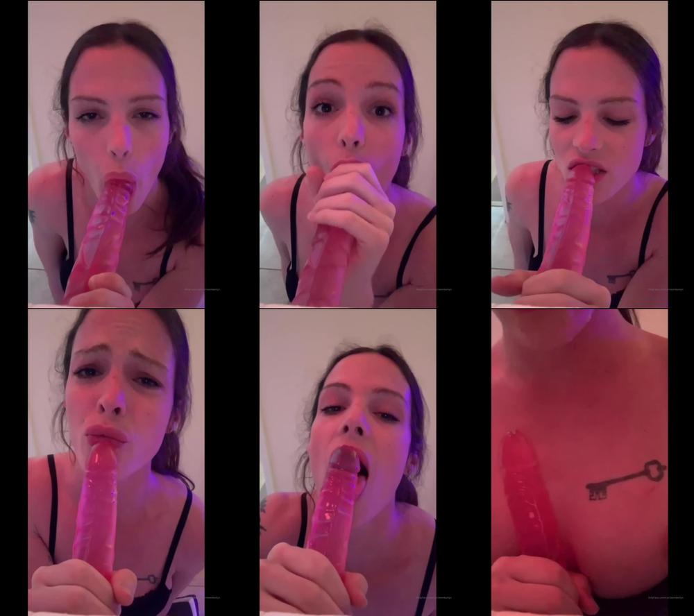 carrieemberlyn 04 04 2020 29429806 Pulling out your cock after a date. I wanna train m