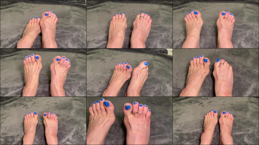 WIGGLING AND STRETCHING MY TOES & FEET - Feb 3, 2023