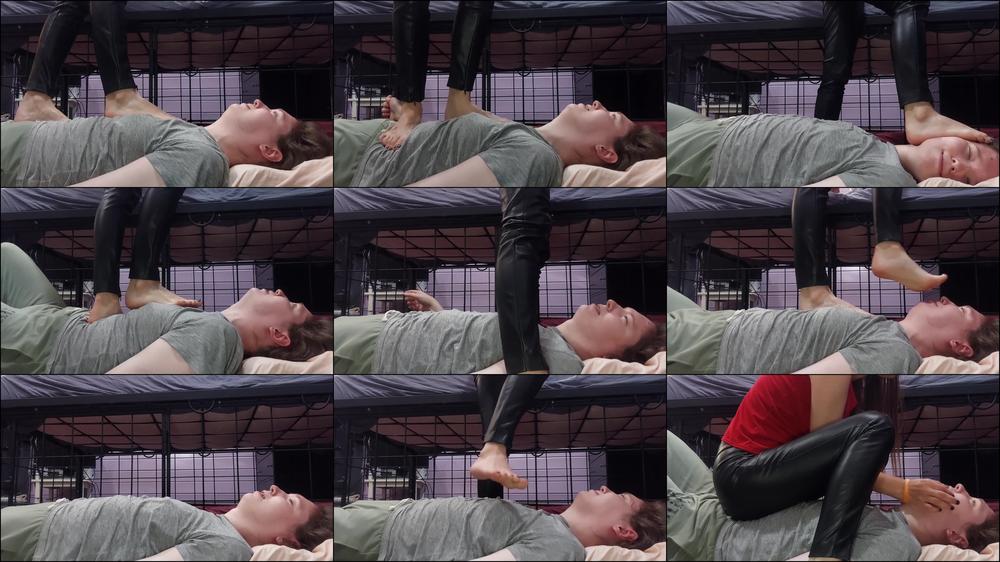 Head and throat trampling and body jumping