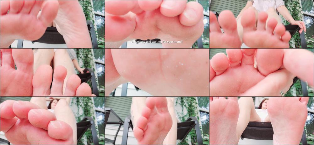 WIGGLING MY SWEATY DIRTY TOES FOR YOU LOSER