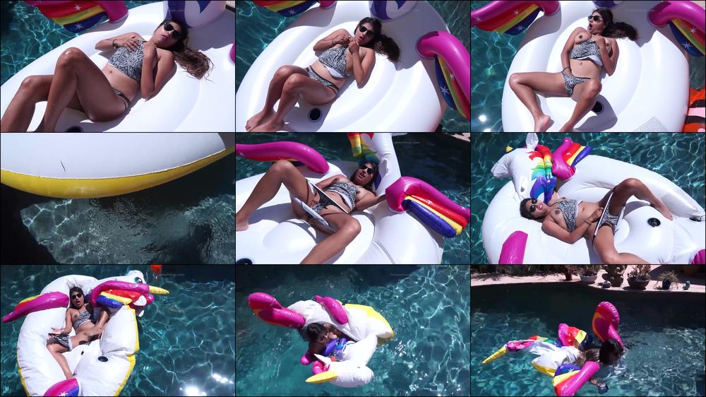 Vivian Masturbates While Unicorn Deflate